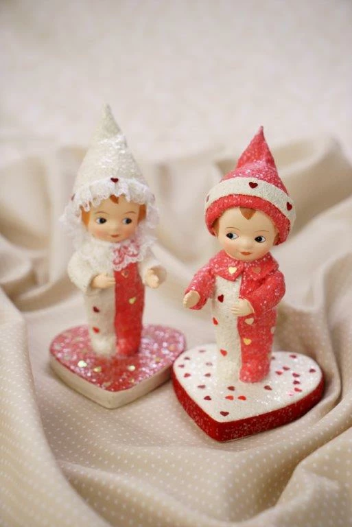 TheHolidayBarn.com New! Ruby & Redd Valentine' Day Figurines